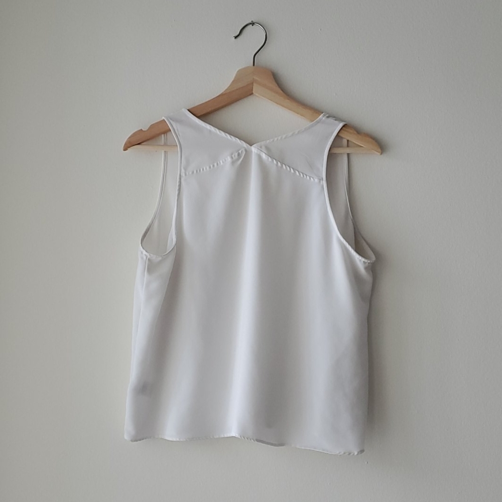☀️Basic White Sheer Tank - Picture 5 of 6
